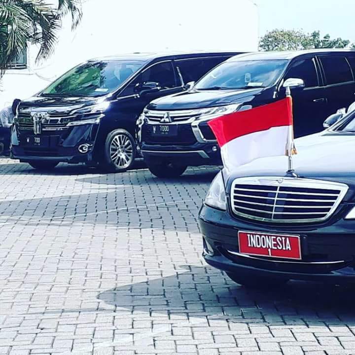 Rental Mobil  Murah  di Surabaya  Avanza Innova Alphard Mobilio