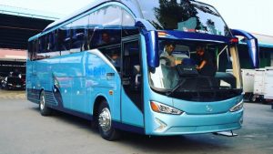 sewa mobil di surabaya mobil big bus